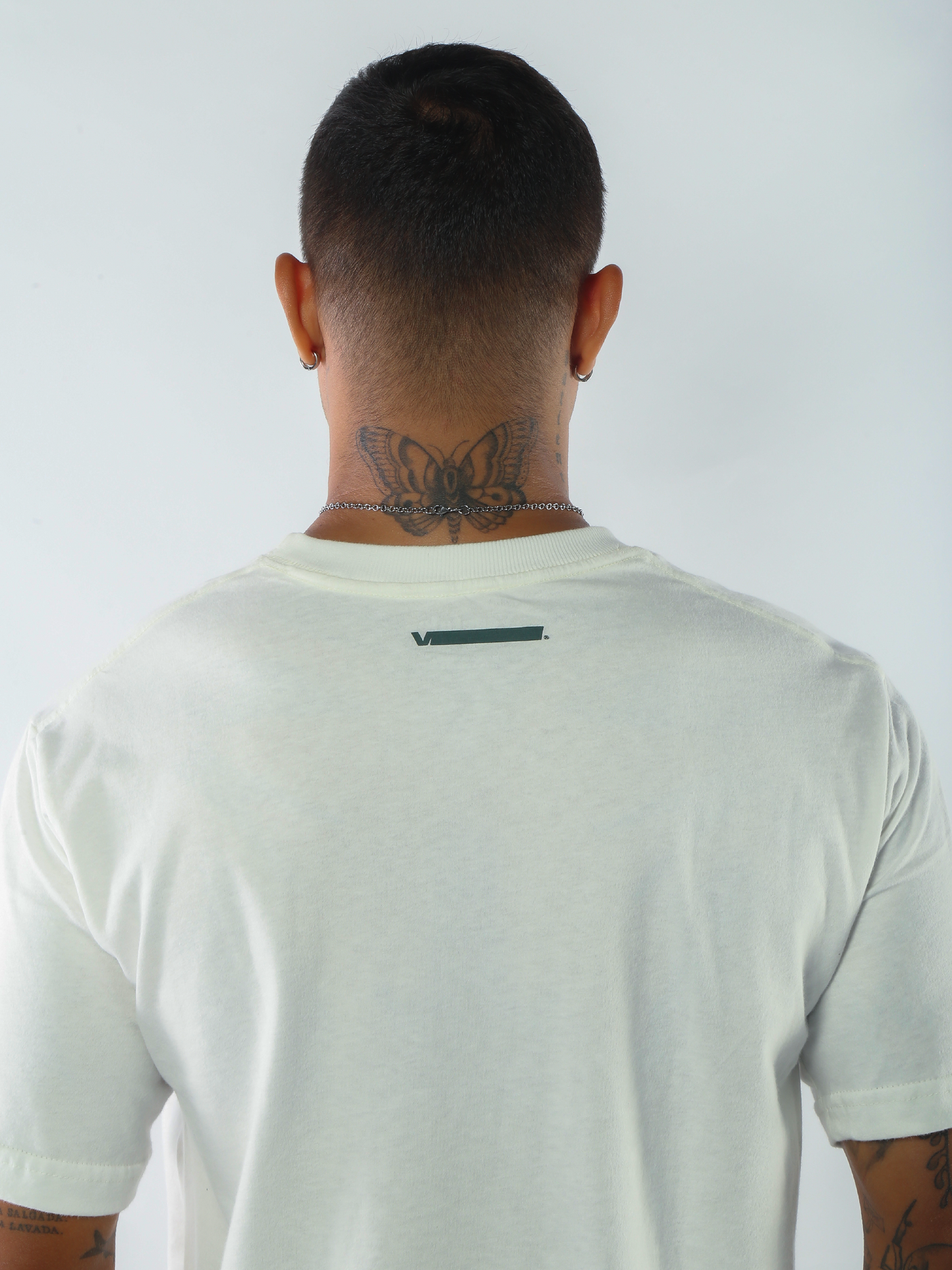 T-SHIRT ALIEN IN TOWN